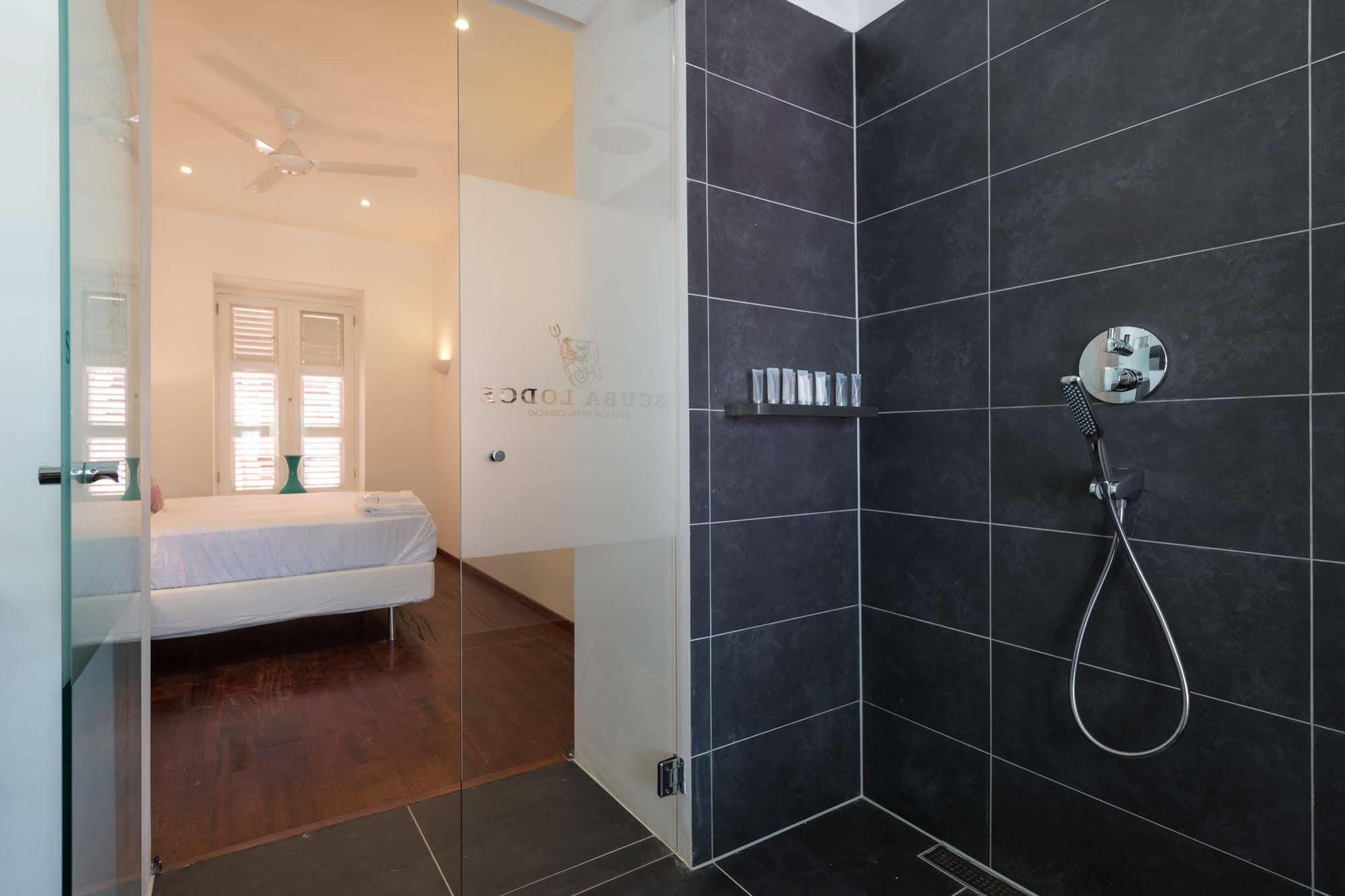 Hotel Scuba & Willemstad