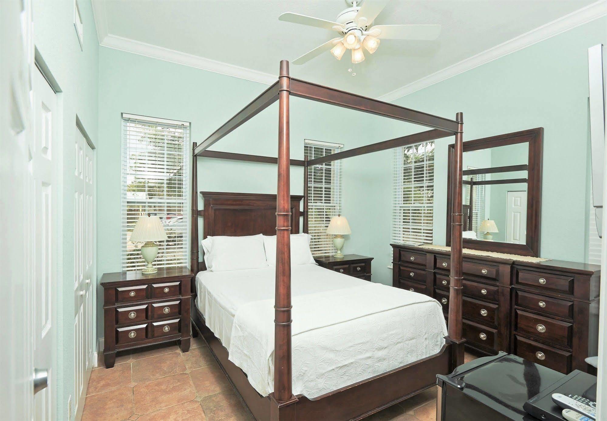 Shangri-La Boutique Bed & Breakfast