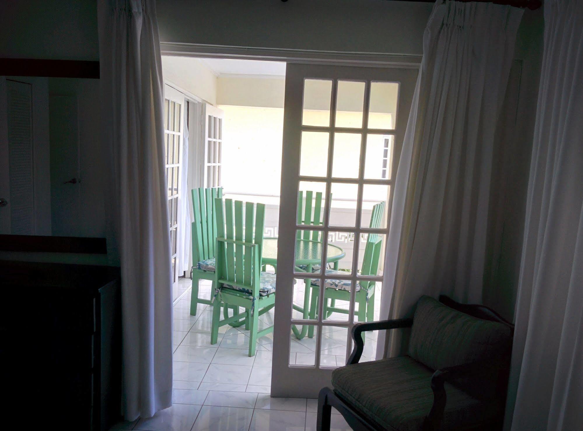 At The Ridge Aparthotel Ocho Rios