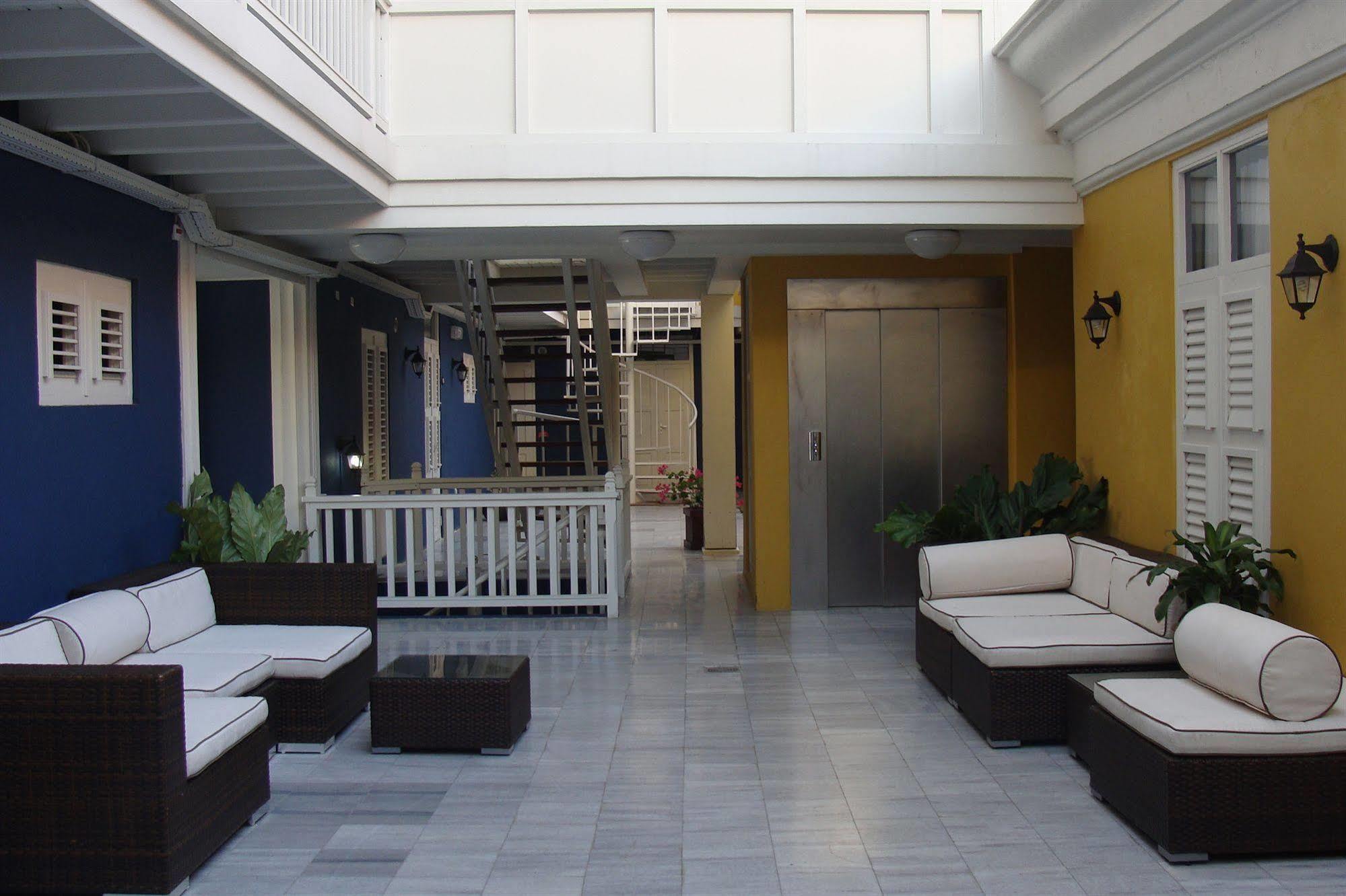 Academy Curacao
