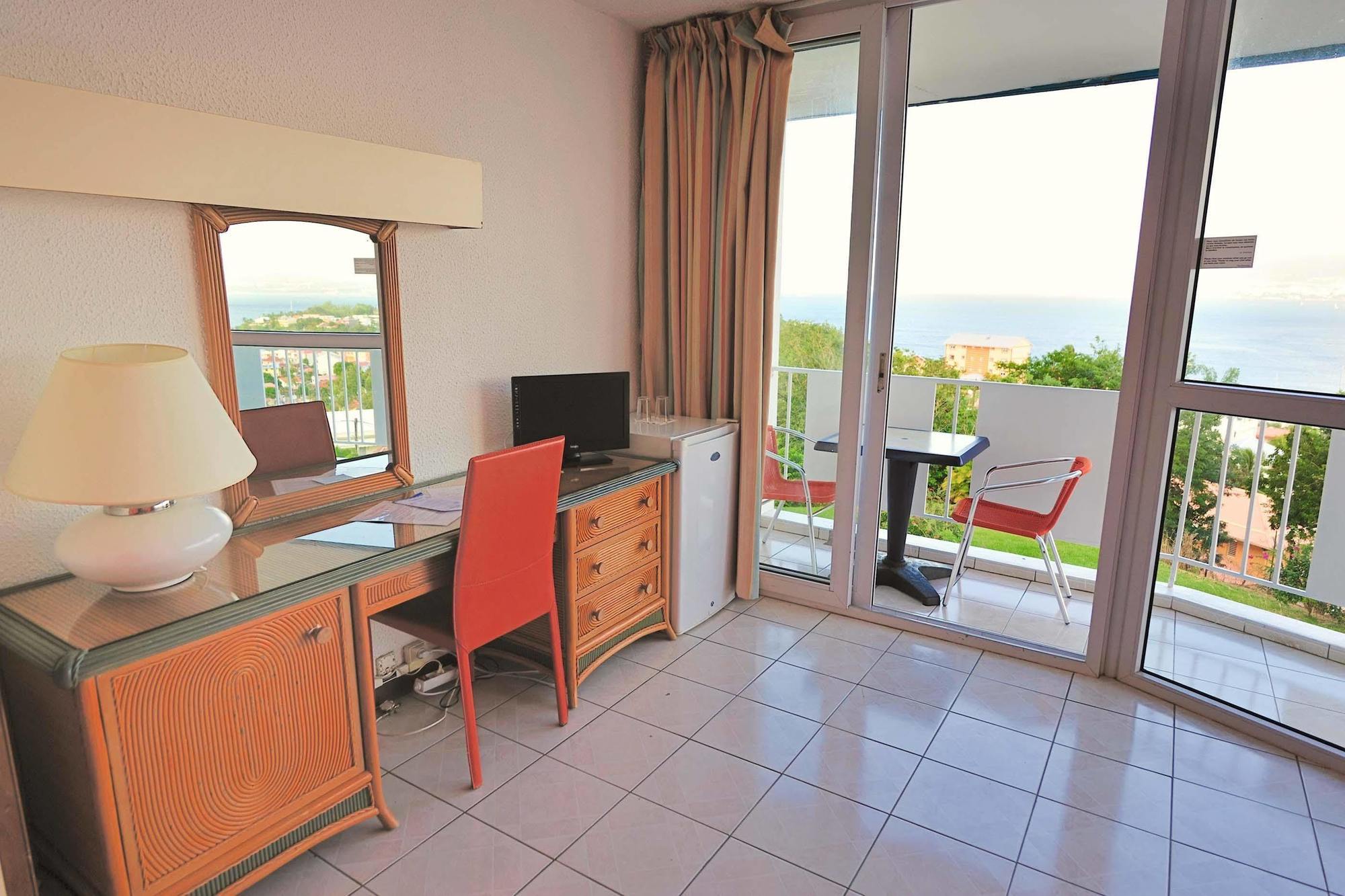 De La Baie - Anse Mitan 2*