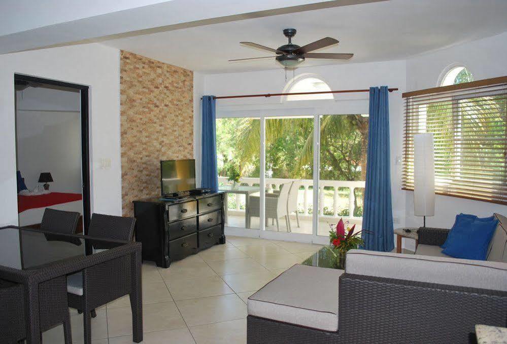 Bahia Aparthotel 3*