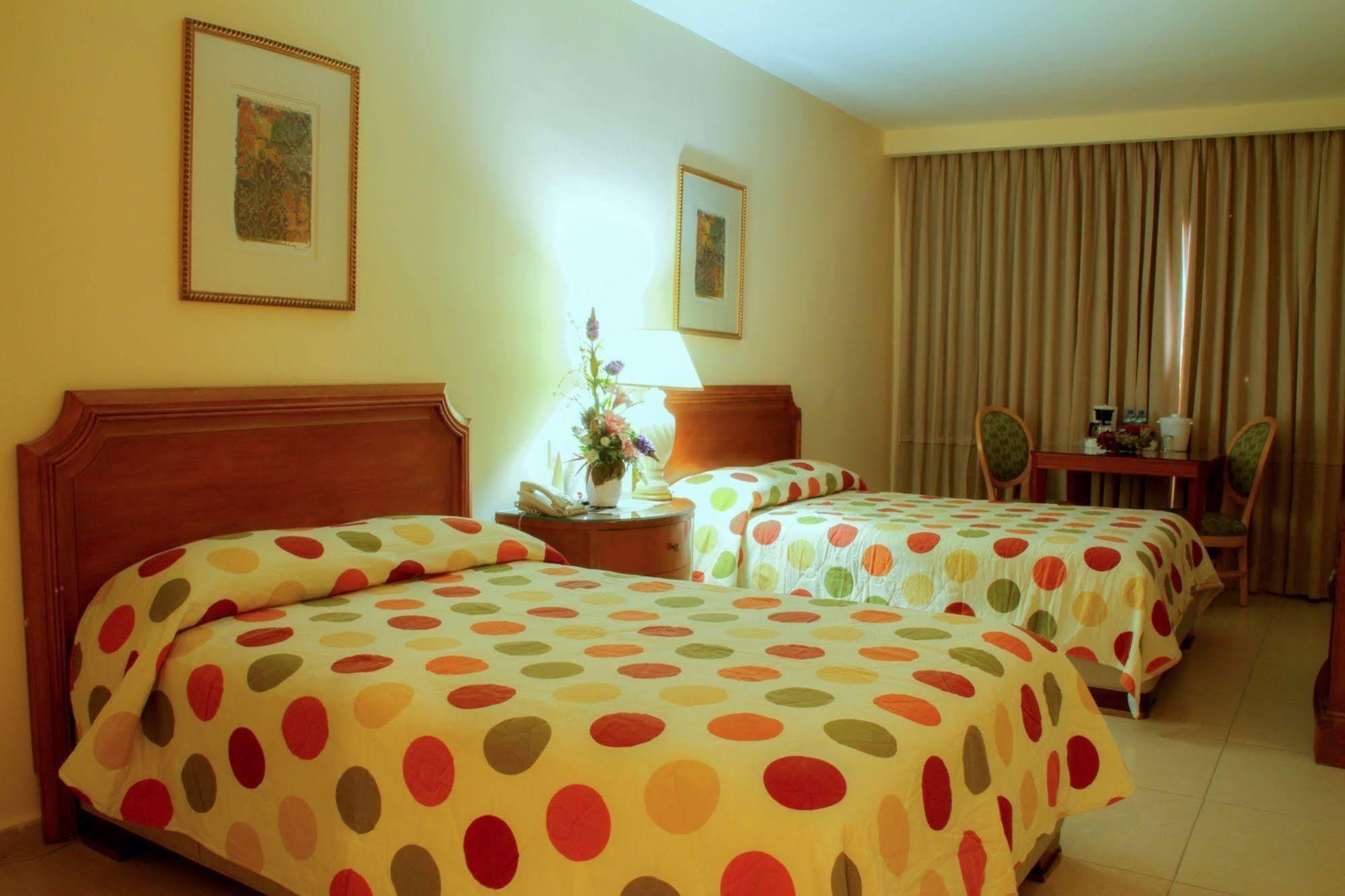 Ramada By Wyndham Princess 3*