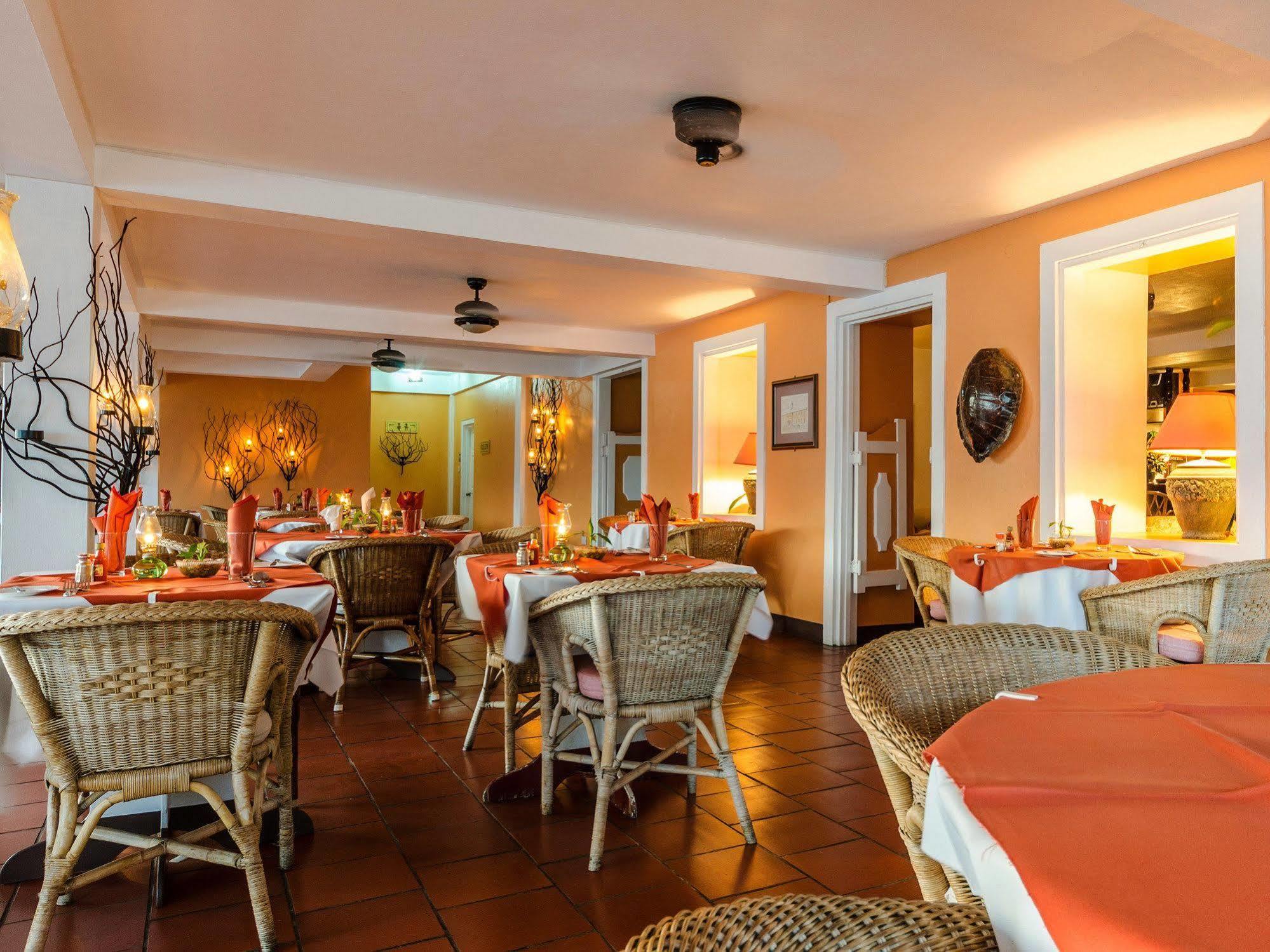 Mariners Hotel 4*