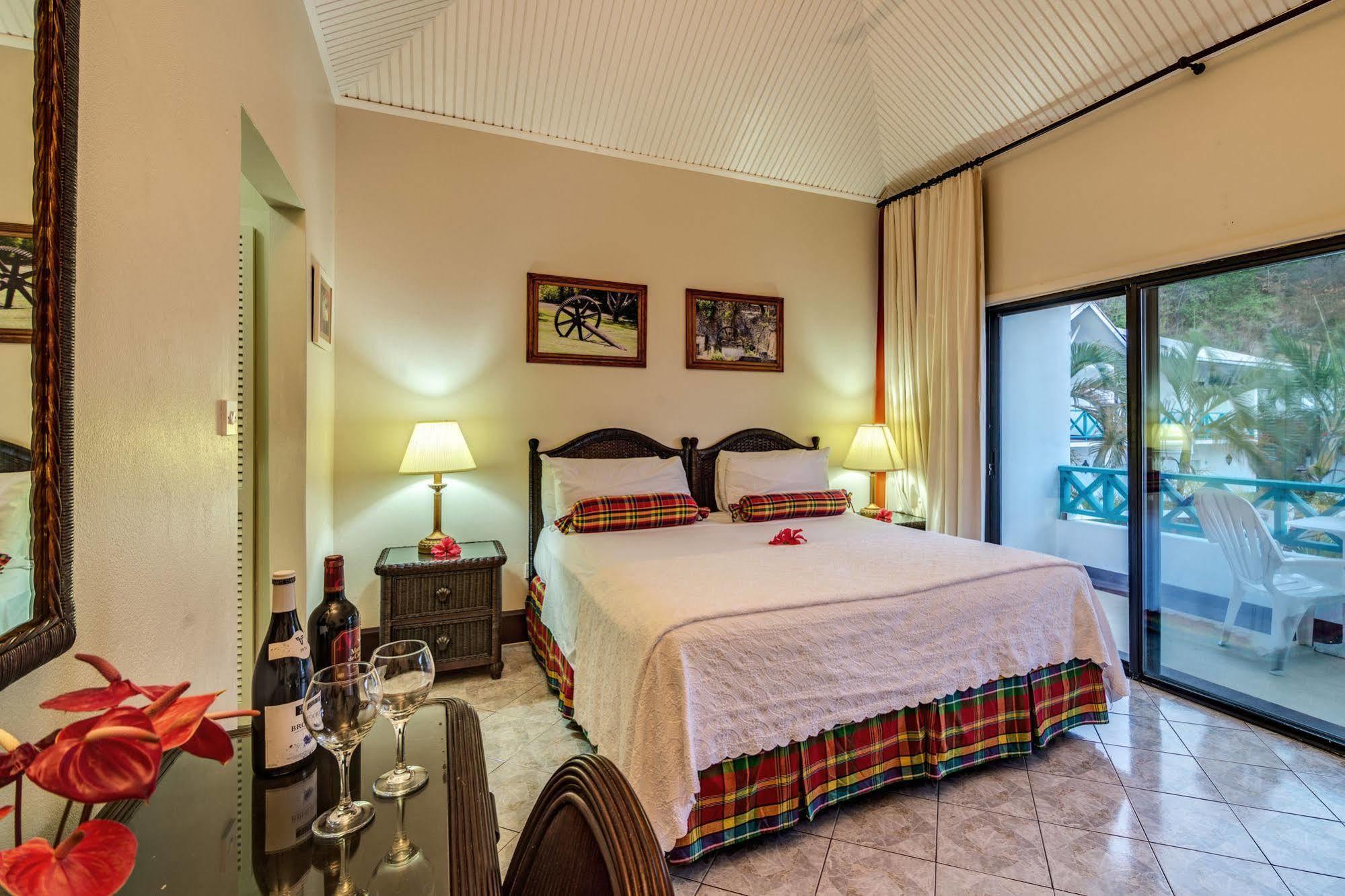 Mariners Hotel Calliaqua