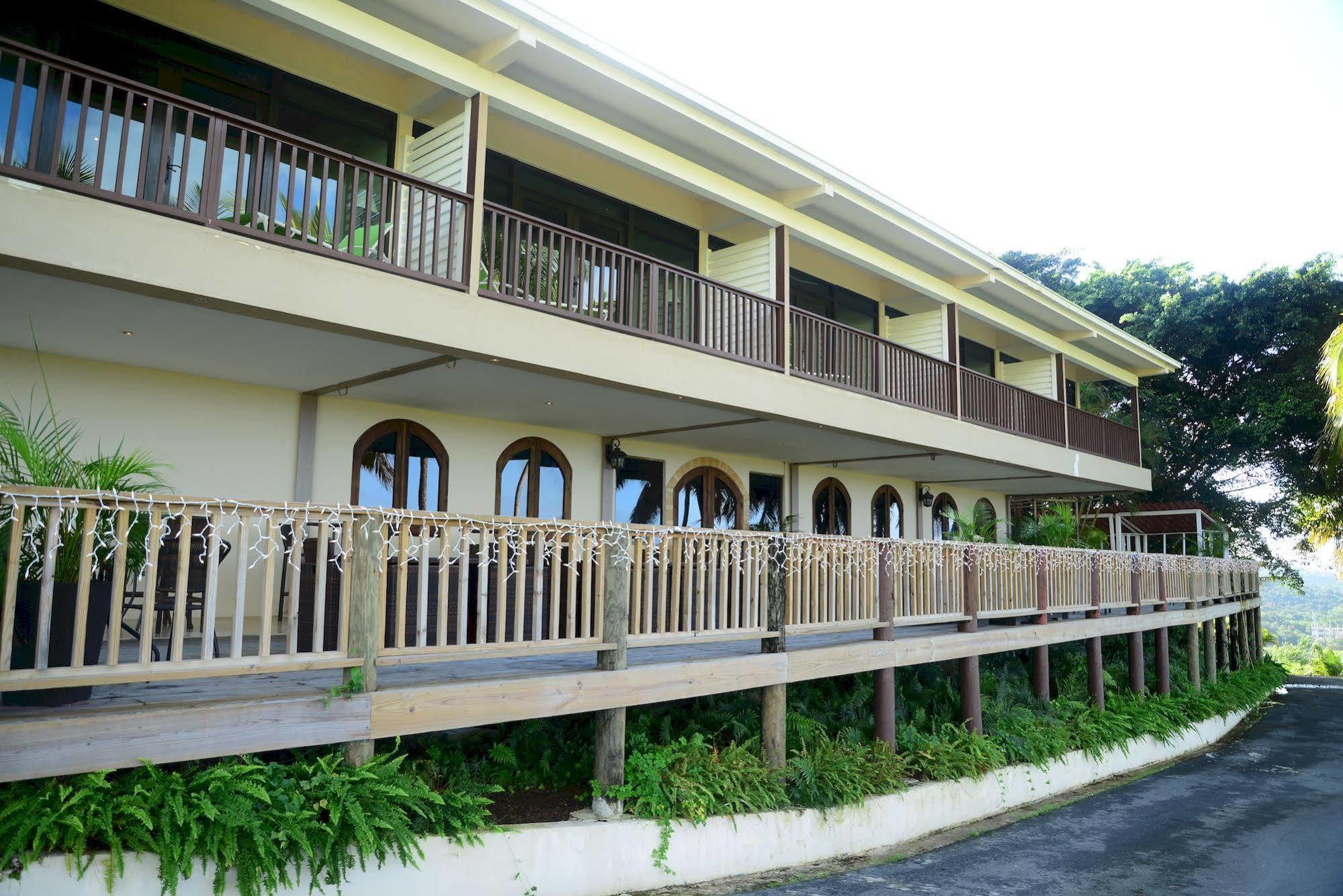 Rainforest & Ocean View At Carabali