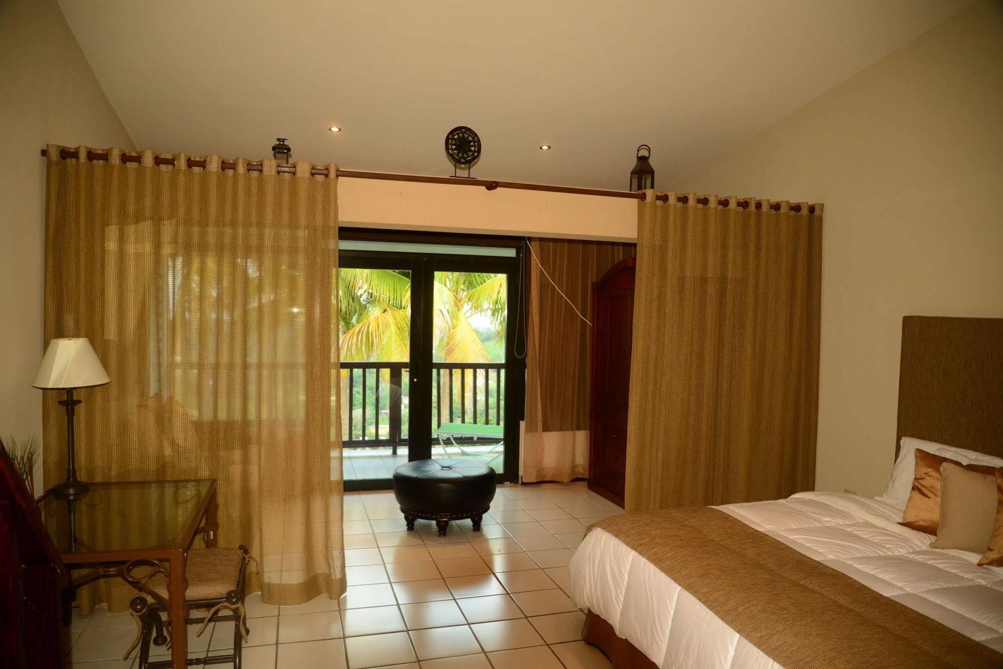 Rainforest & Ocean View At Carabali Hotel 3*