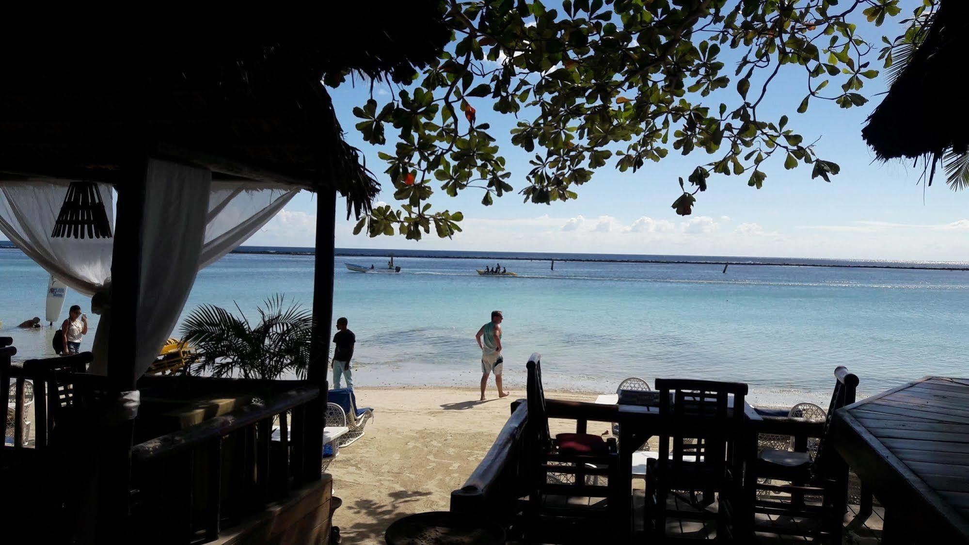 Hotel Village On The