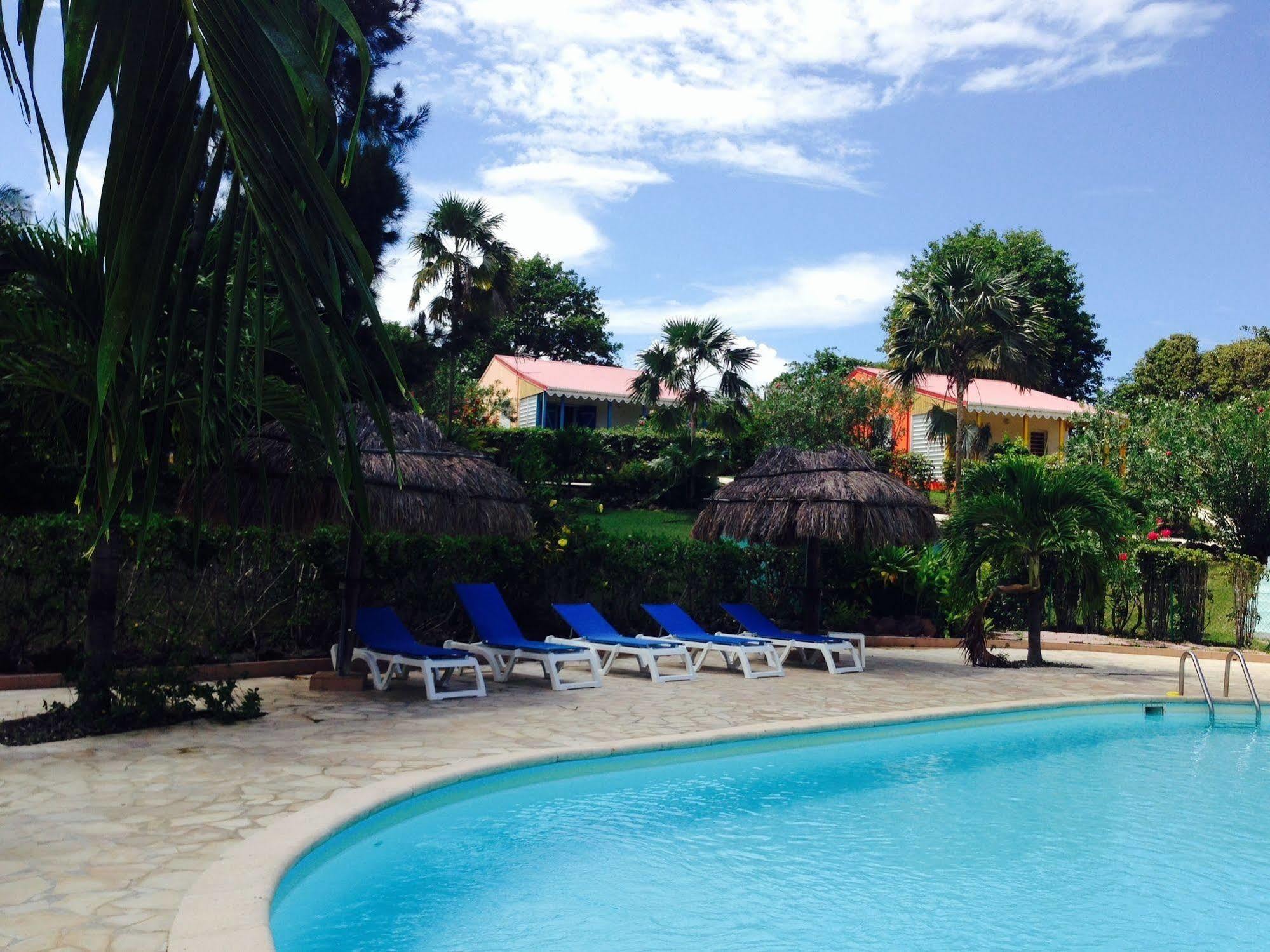 Au Village De Menard Aparthotel