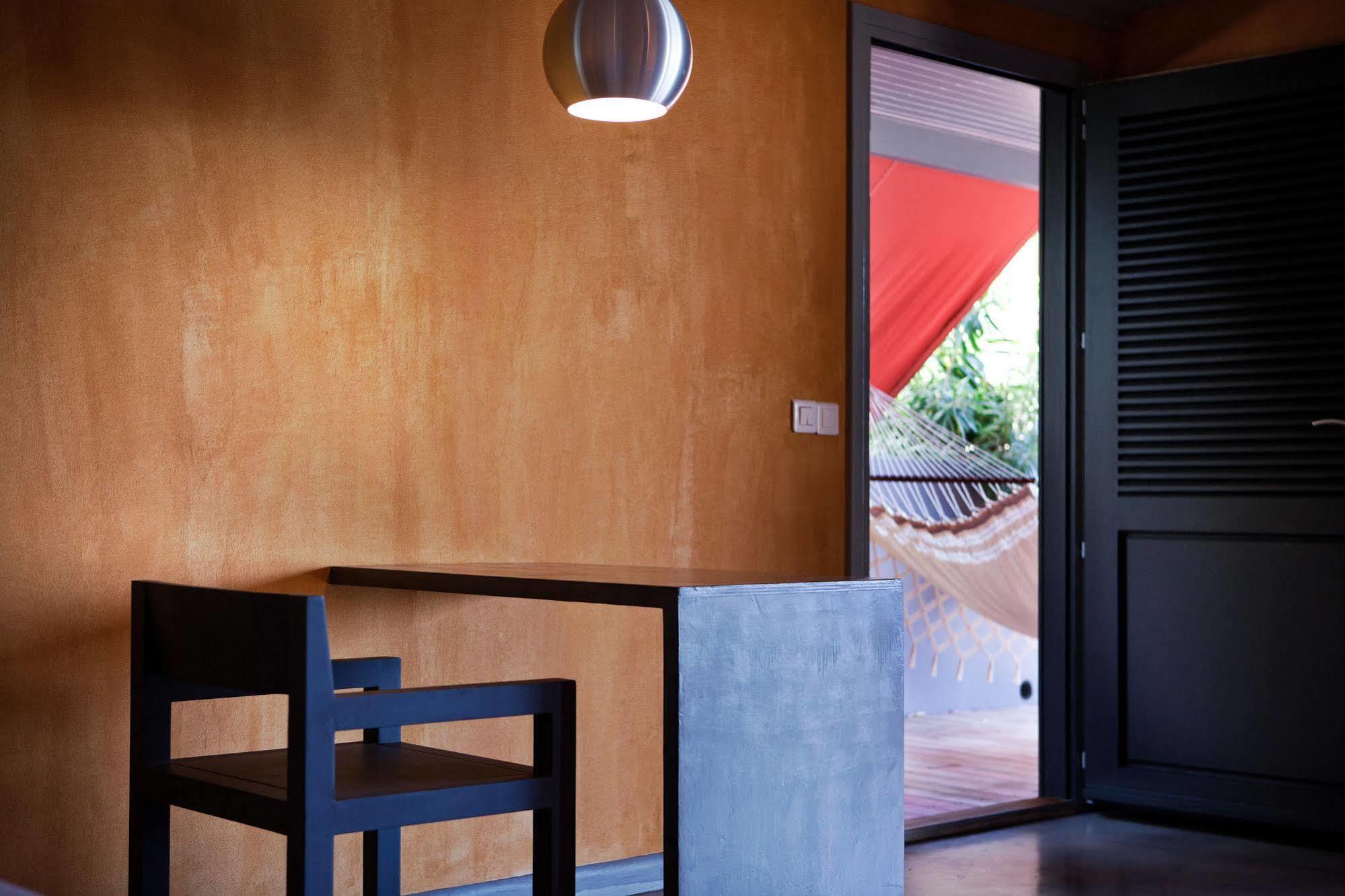 Karibuni Boutique (adults Only) Cul de Sac