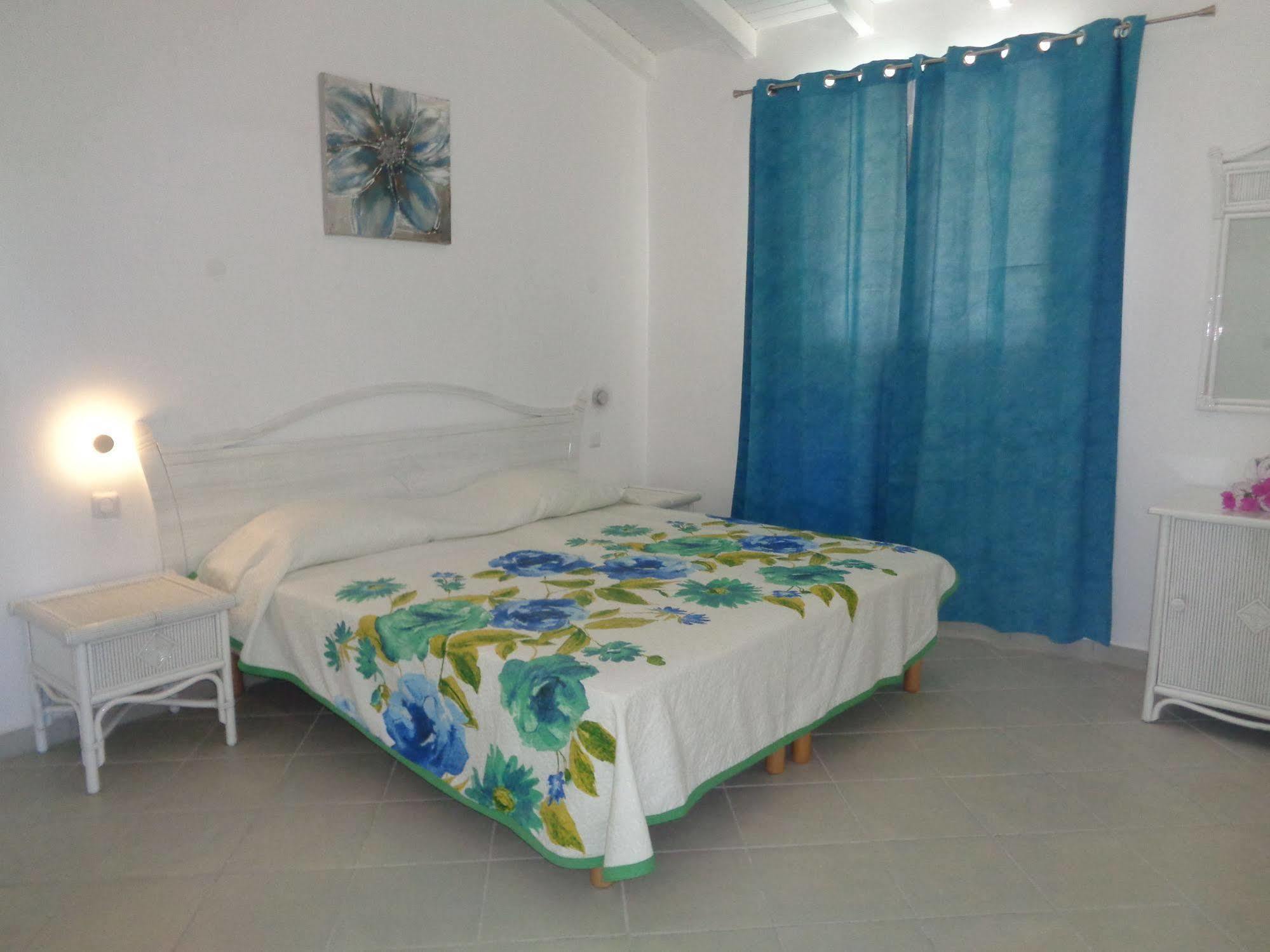 Tropic Hotel 3*