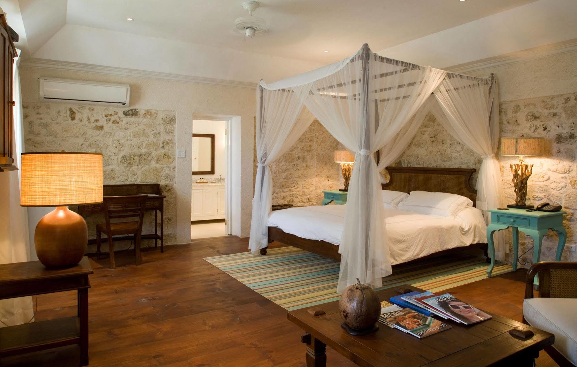 The Atlantis Historic Hotel