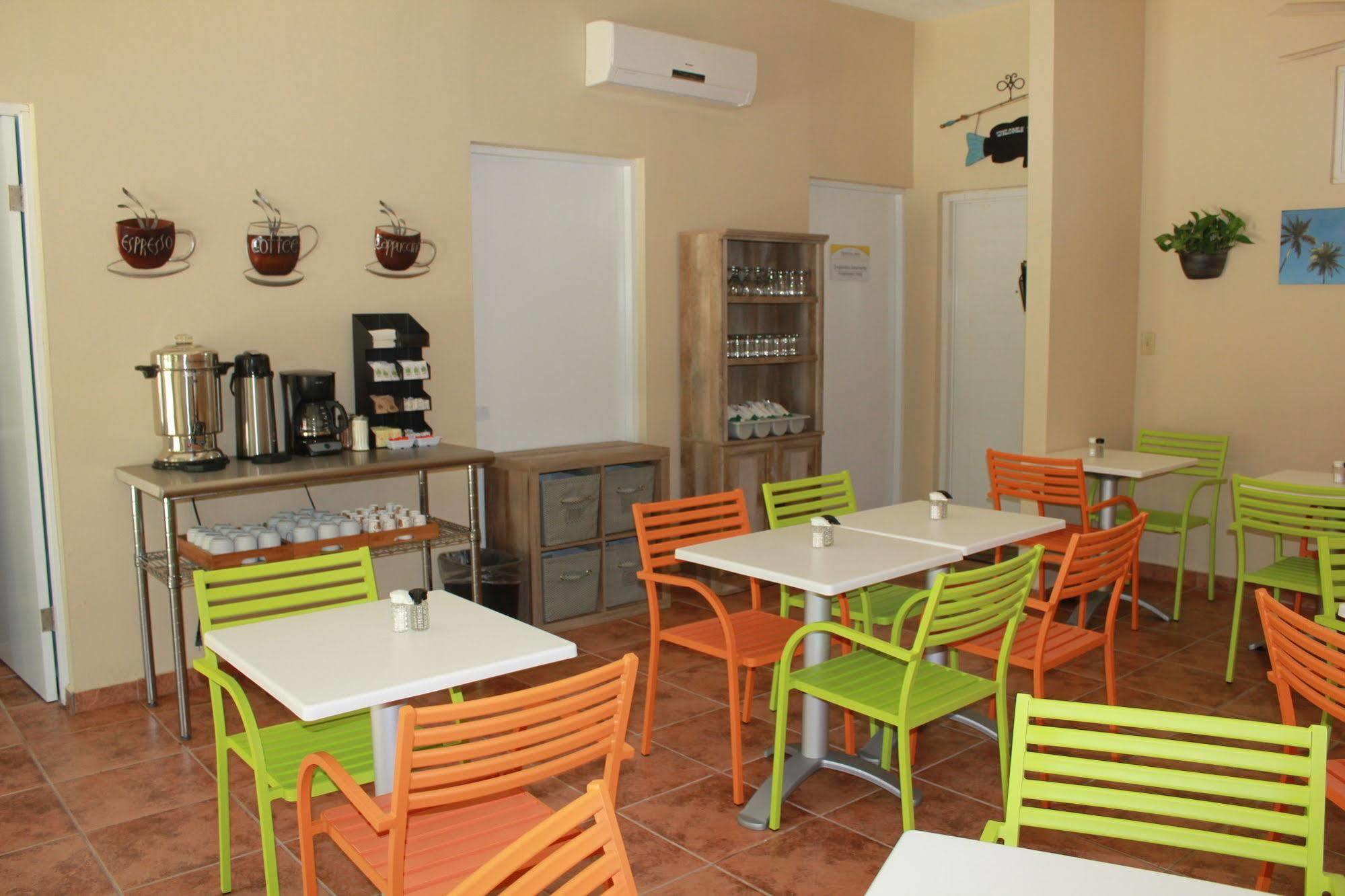 Hotel Palmas De Lucia 2*
