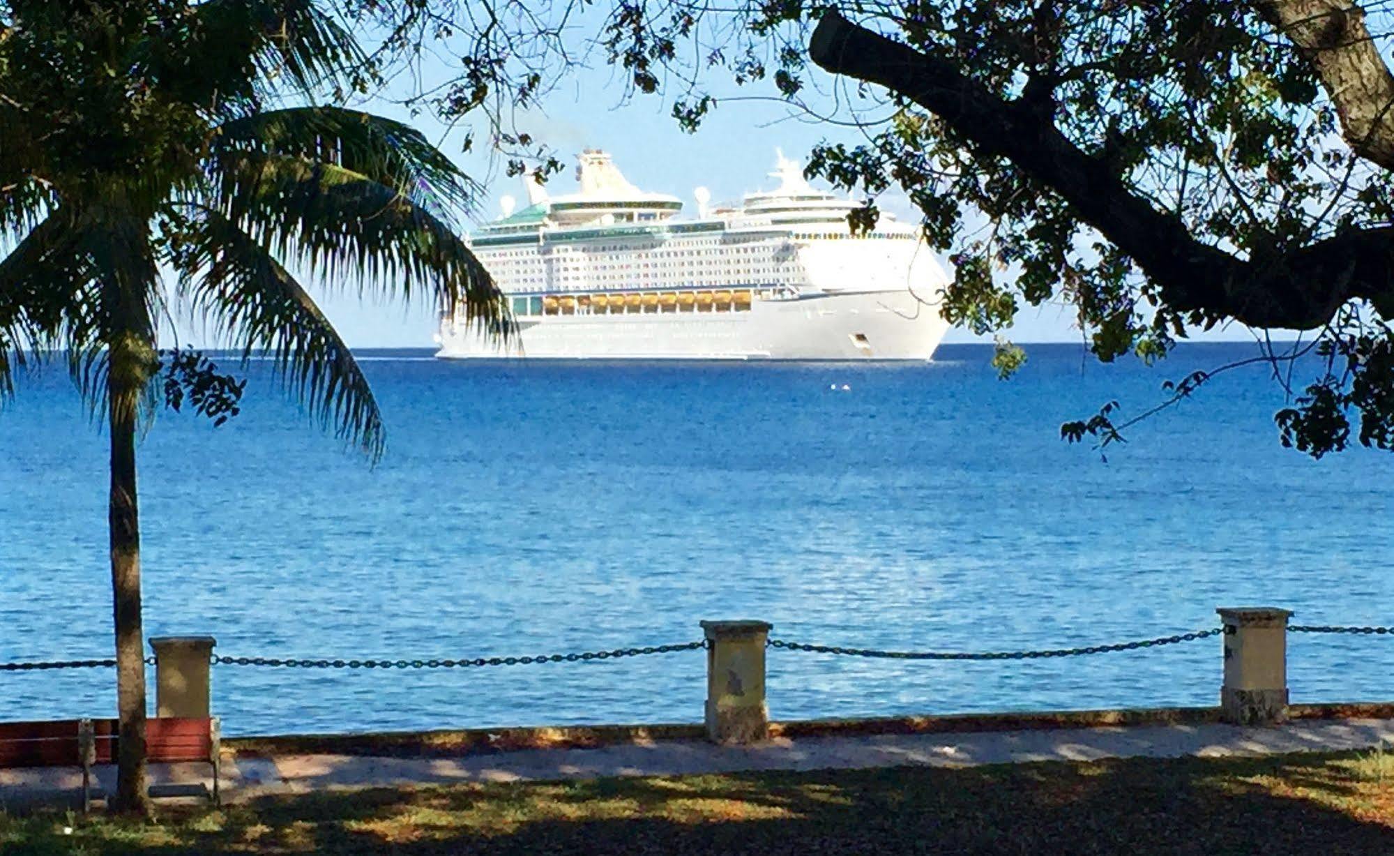 The 3* Frederiksted