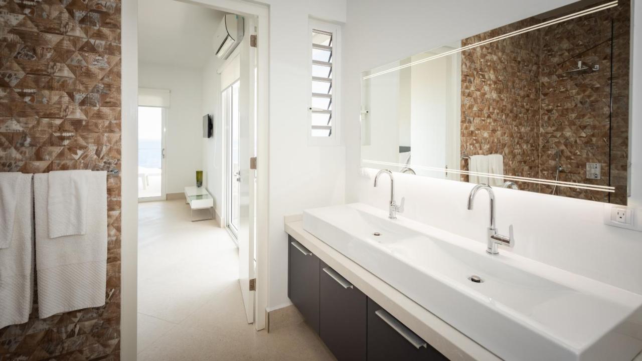 Villacasabella Ocean View-private Pool-up To 12 Guests Villa Willibrordus