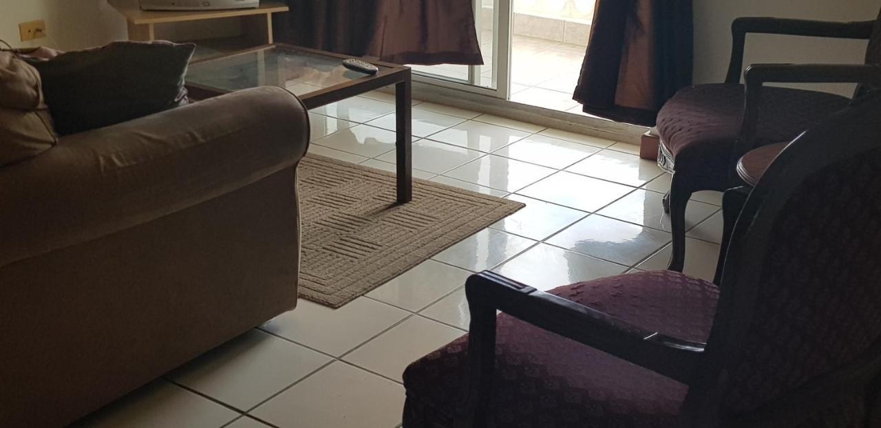 Royal Cove Apartment *