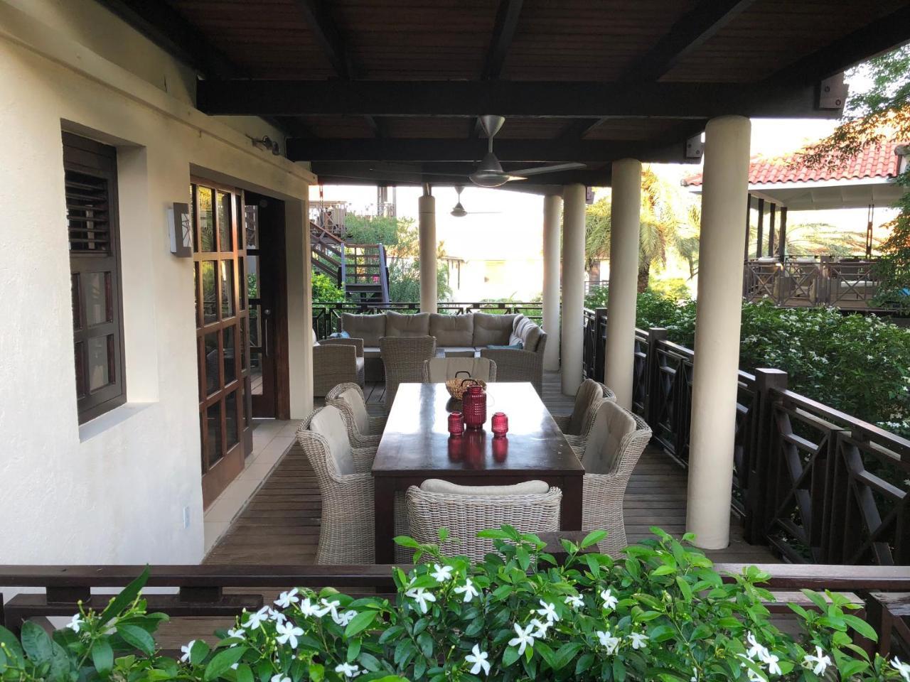 25 3-min Beach-pool-golf