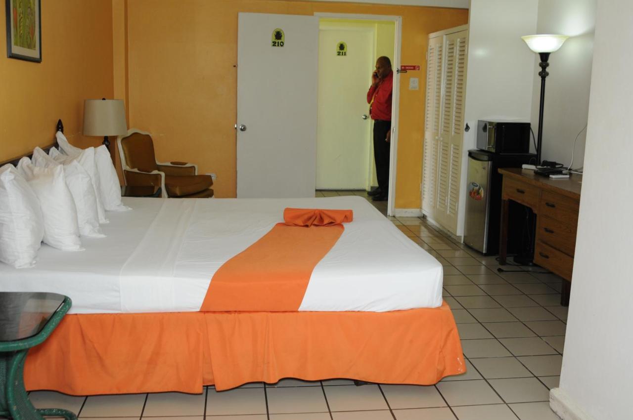 Hotel Pineapple Court Ocho Rios