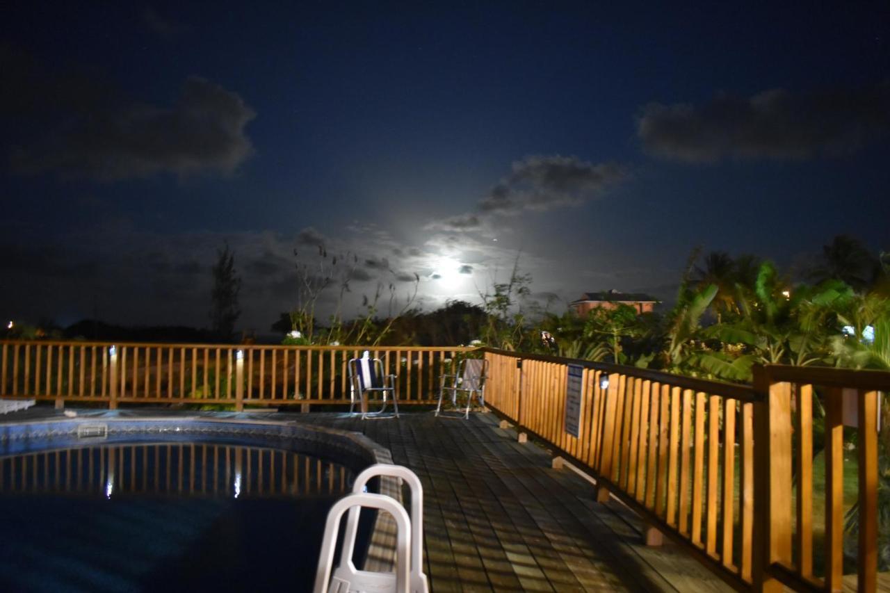 The Pool House * Saint Philip