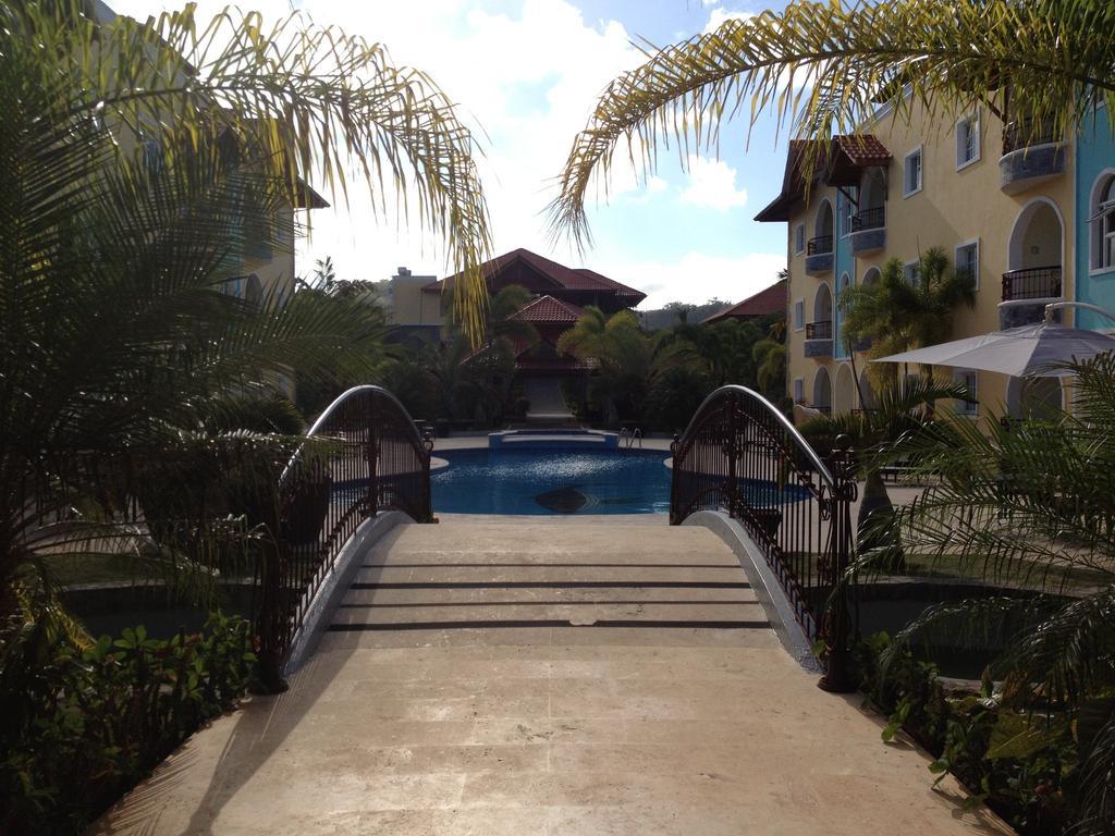 Grand Las Galeras Suites & 4*