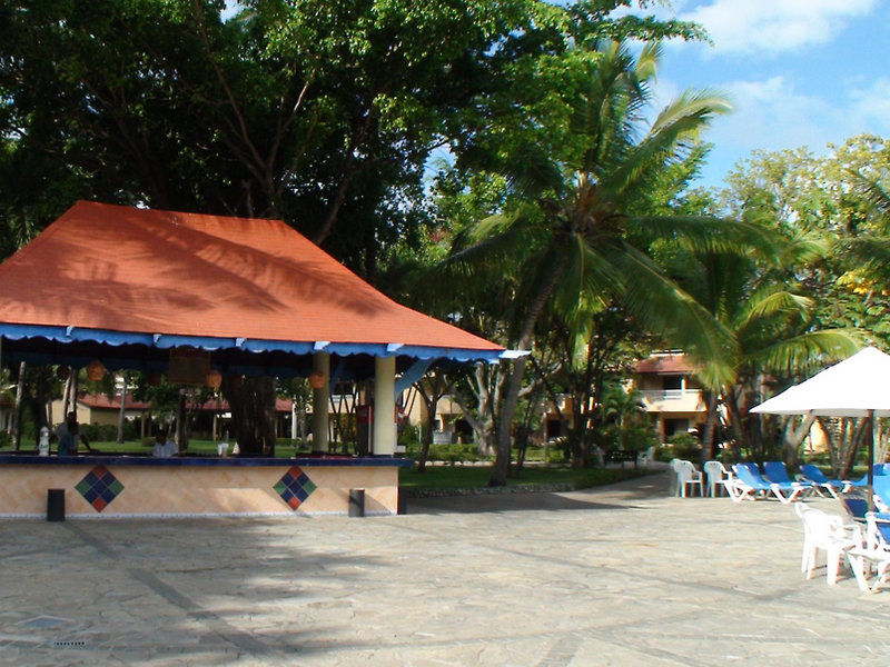 Fun Tropicale Beach Hotel