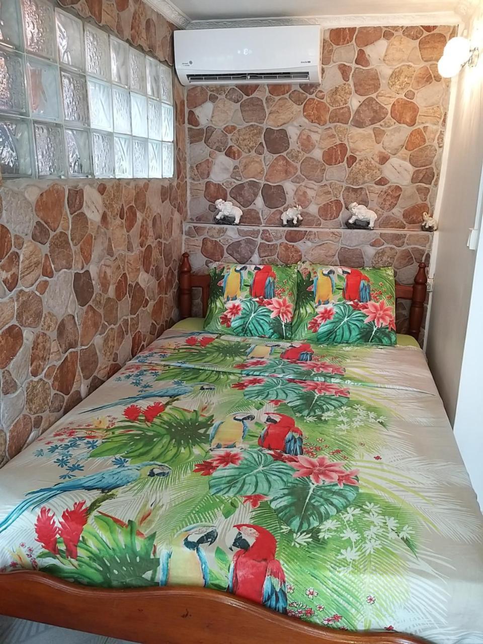 Kanalu Apartment *