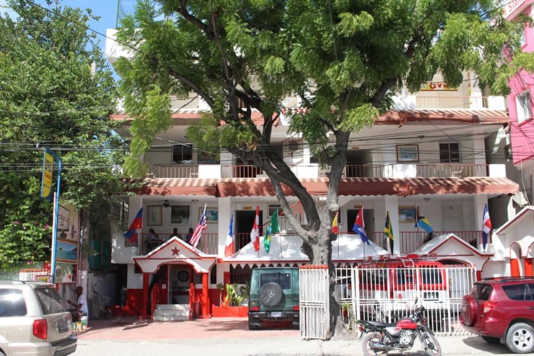 Seven Stars Hotel Musseau