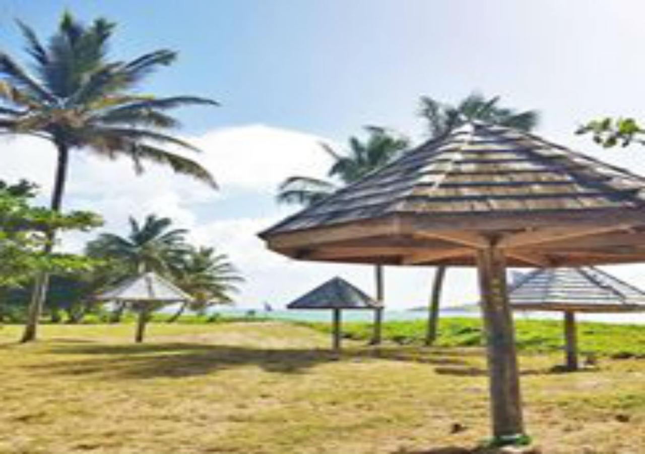 Hotel The Reef Beach Huts Vieux Fort