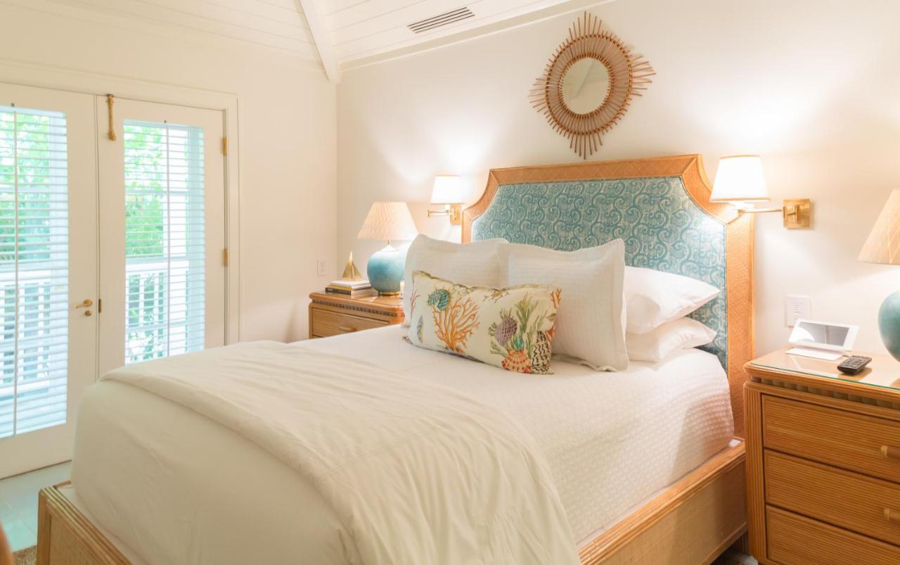 Eleven Bahama House Resort 4*