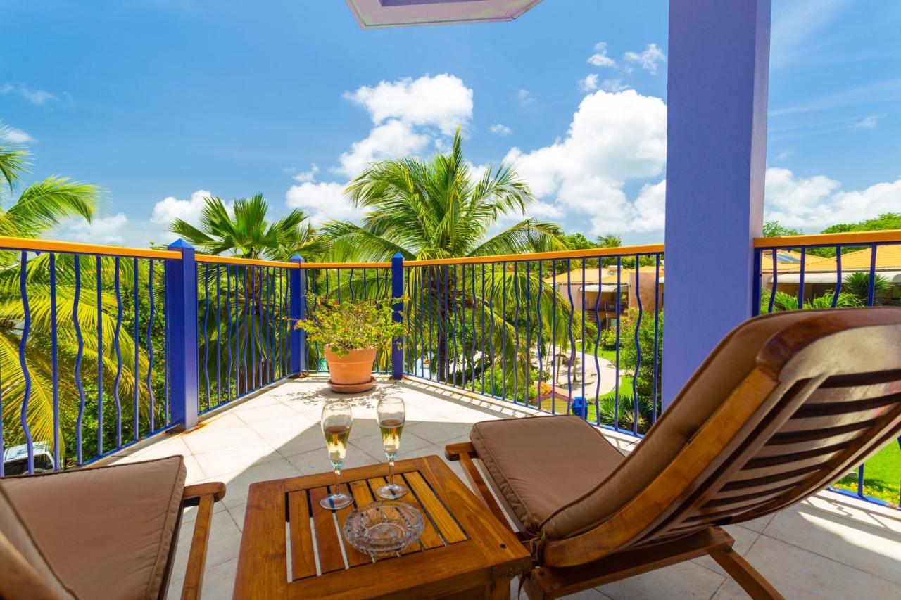 Resort True Blue Bay