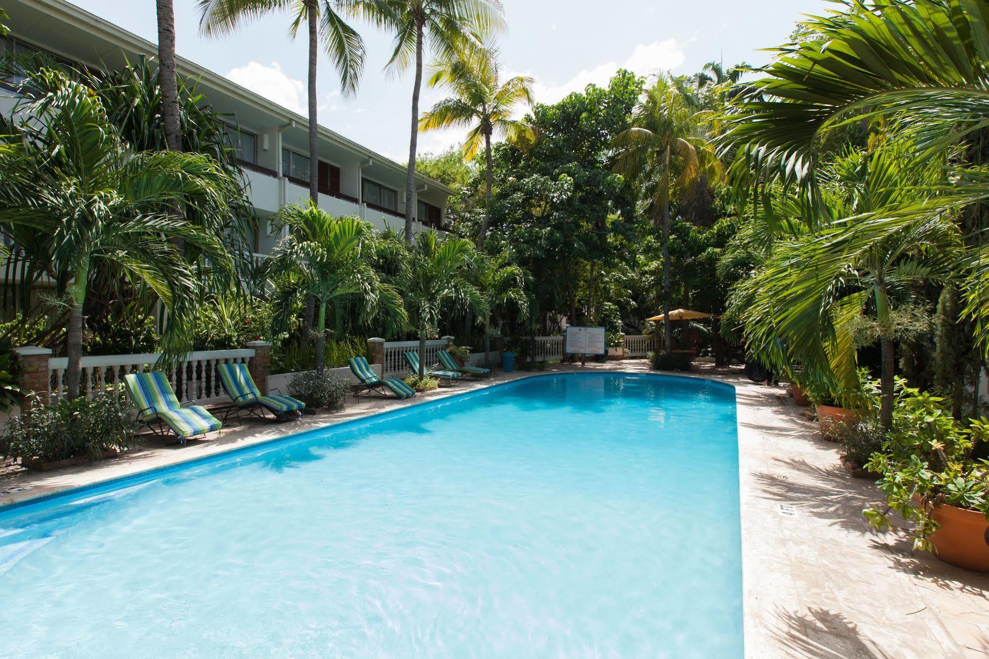 Le Plaza Luxury tent