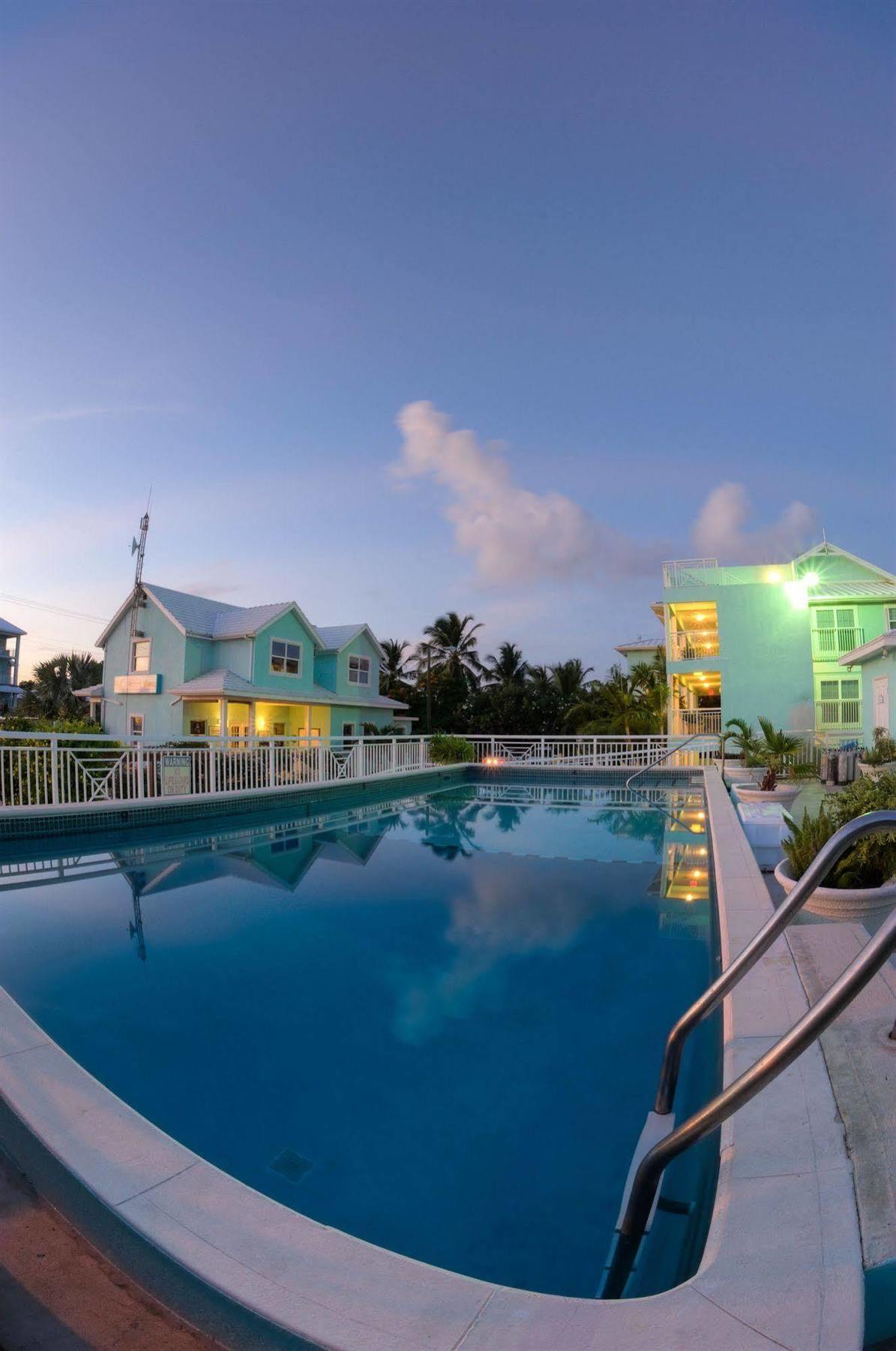 Compass Point Dive Hotel 3*