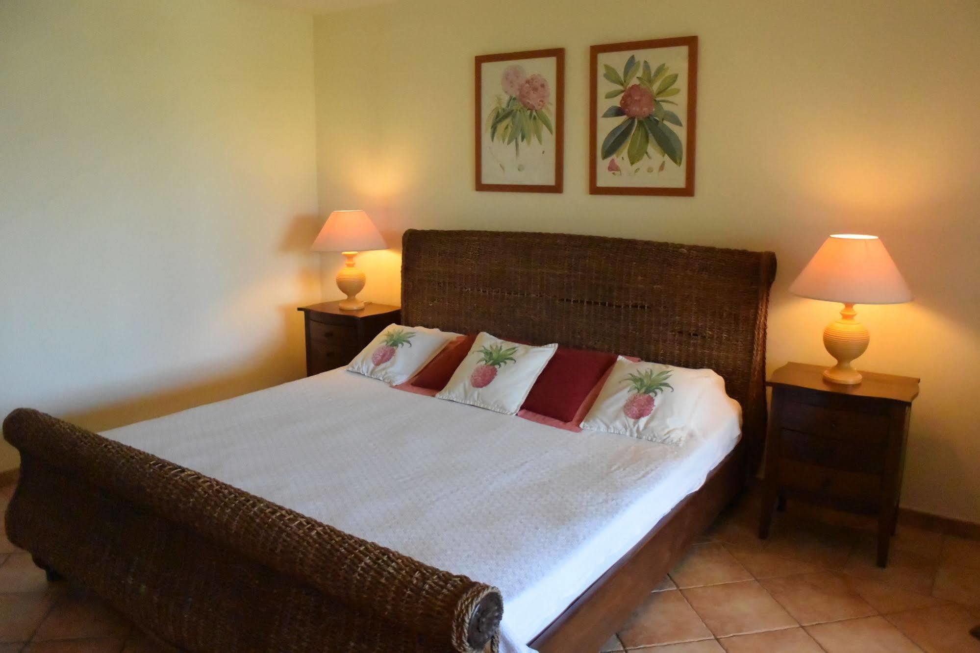 Resort Alamanda Orient Bay