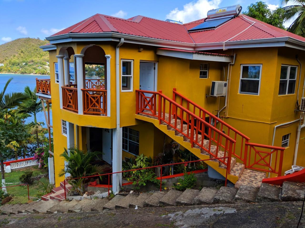Sunset Lane * Laborie
