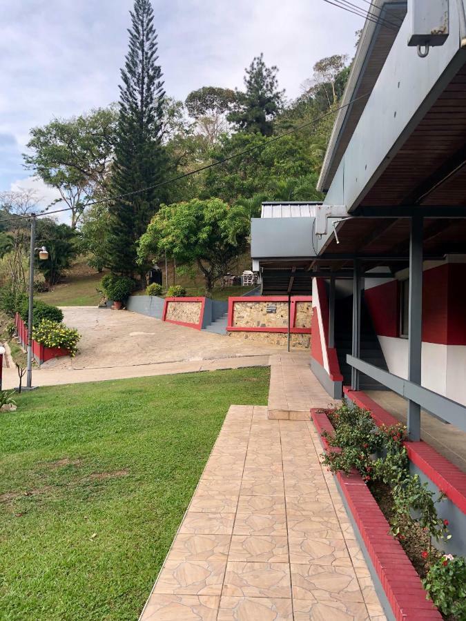 Monique's Guest house