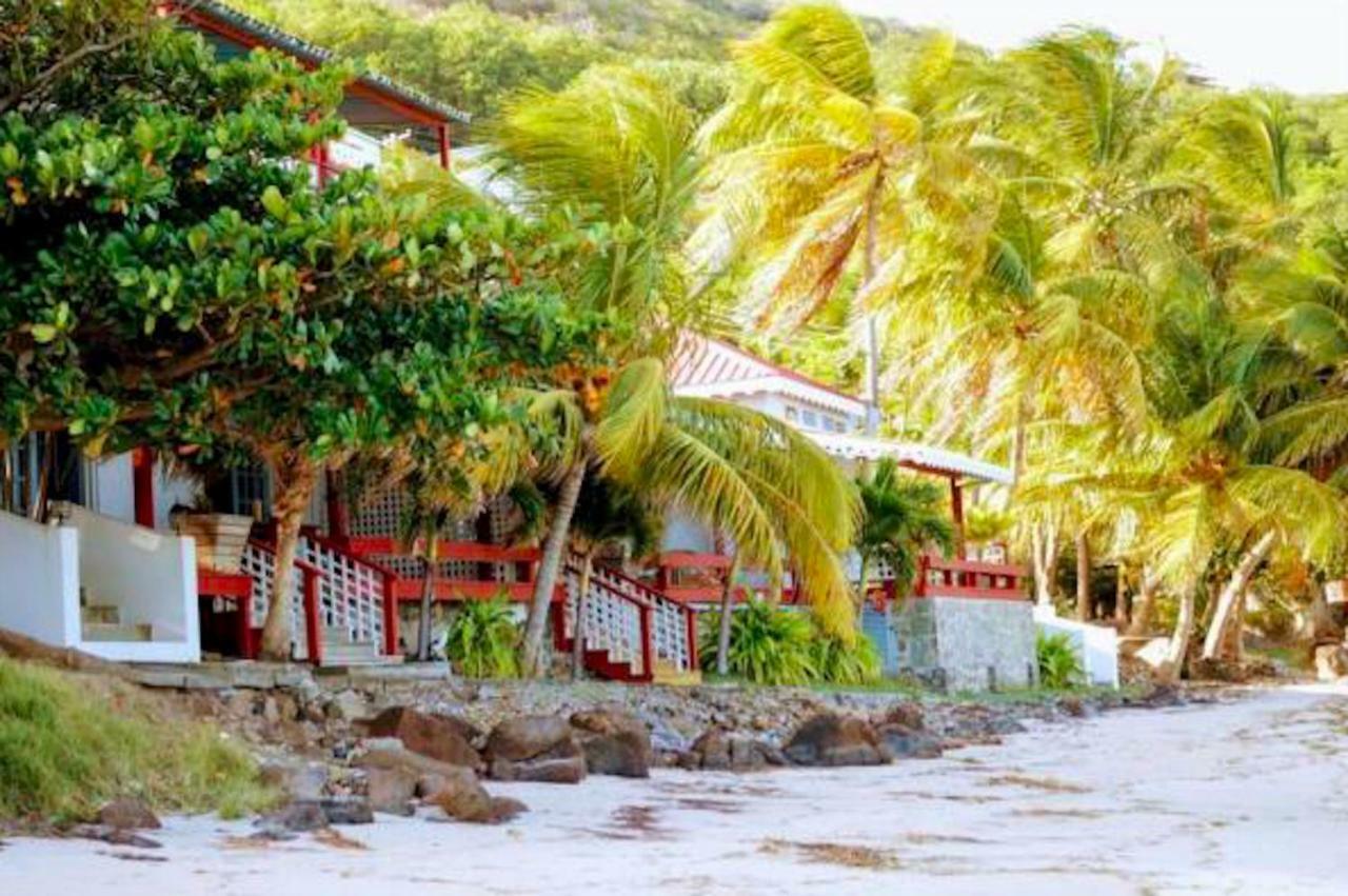 Bequia Beachfront Hotel Friendship