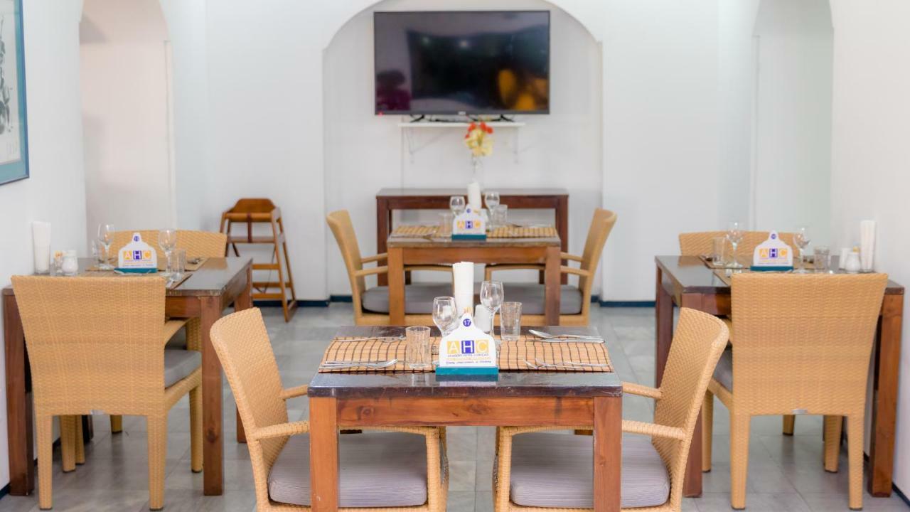 Academy Curacao Hotel 3*