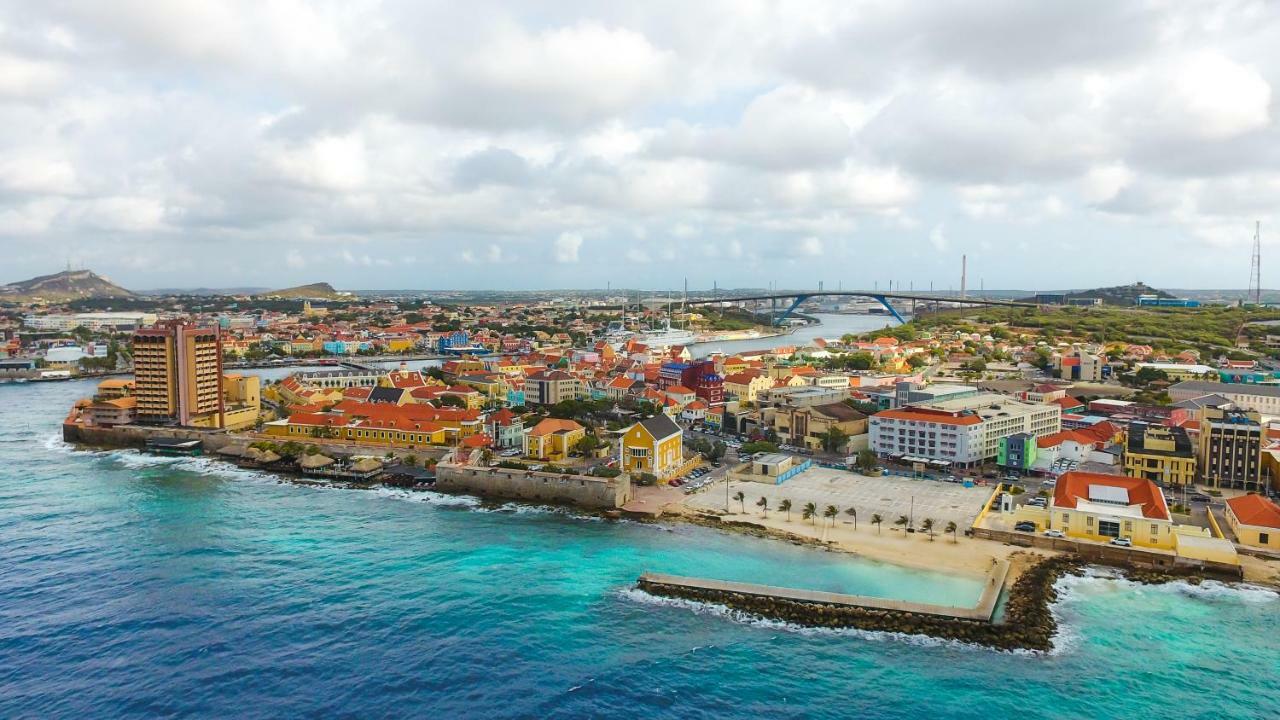 Academy Curacao 3* Willemstad