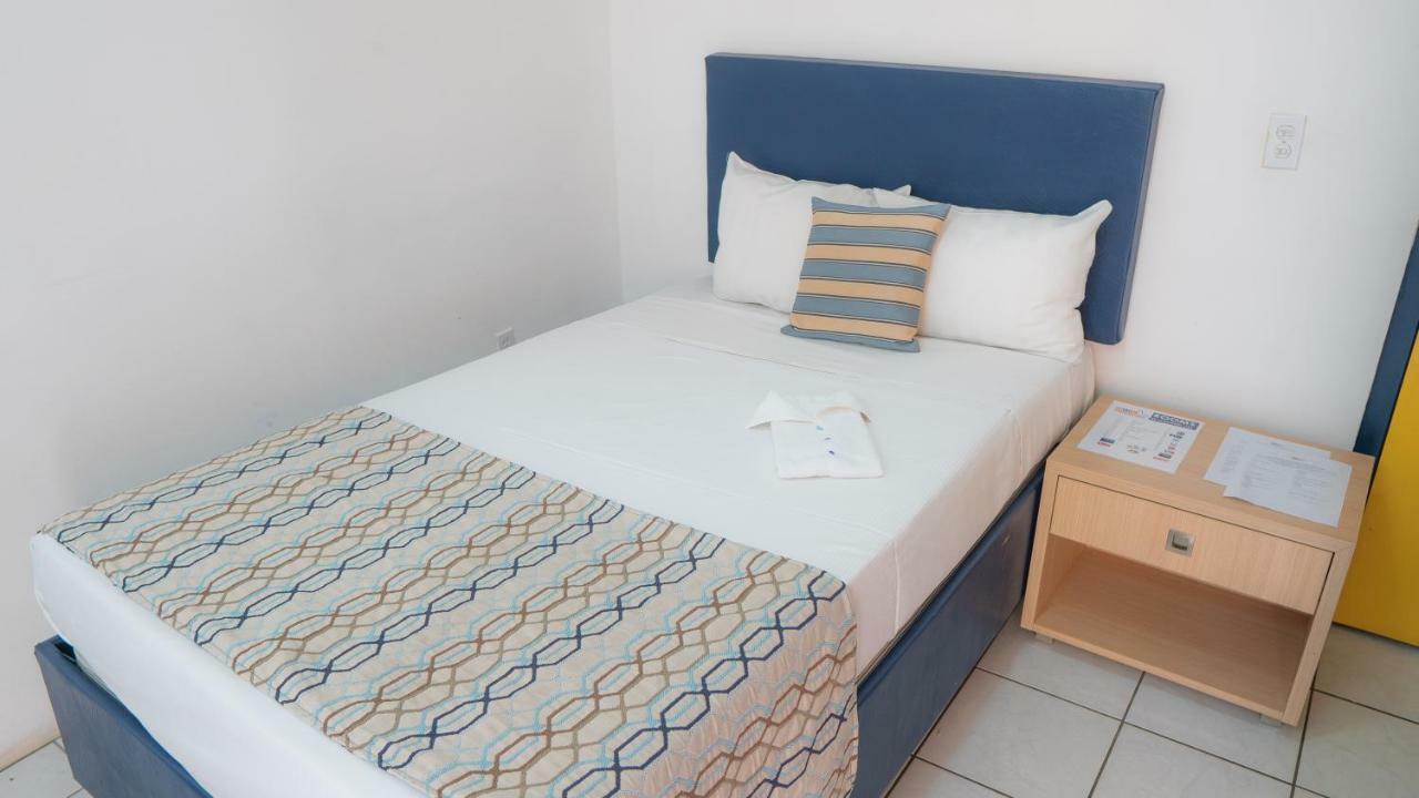 Academy Curacao Hotel 3*
