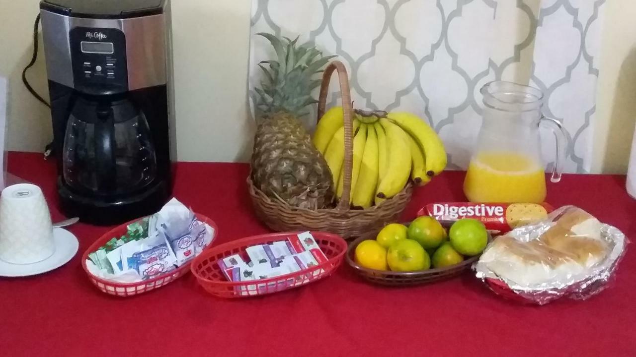 Pineapple Court 2*