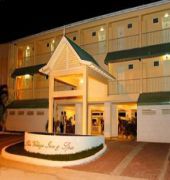 Hotel The Village And