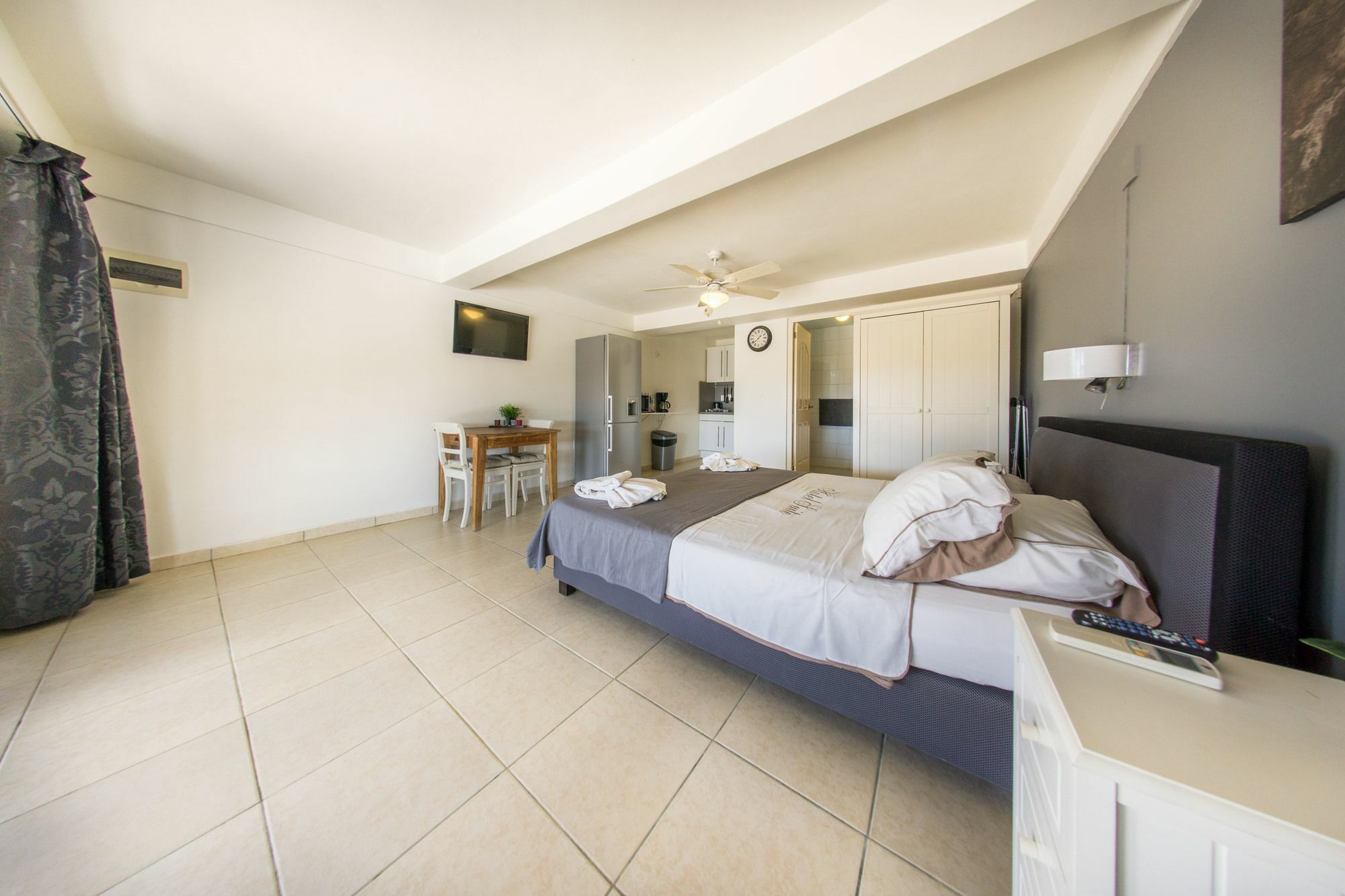Hillside Bonaire Apartment Playa