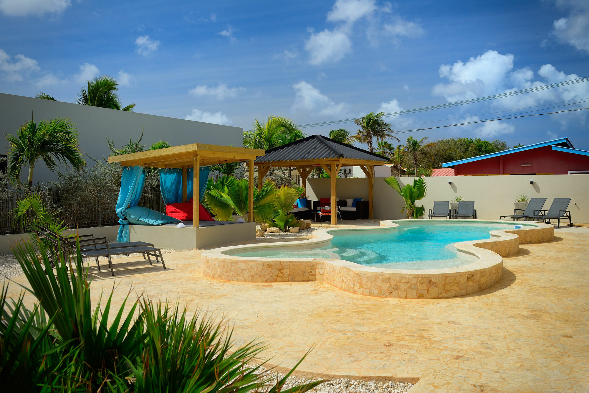 Seasons Kralendijk (Bonaire)