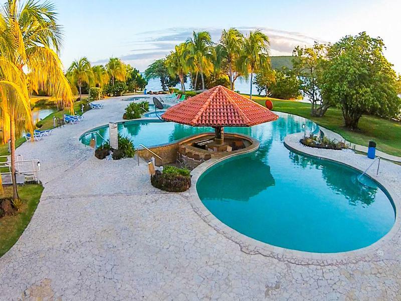 Costa Bonita - Bldg 15 - Ocean View - Pool - Culebra, Pr *