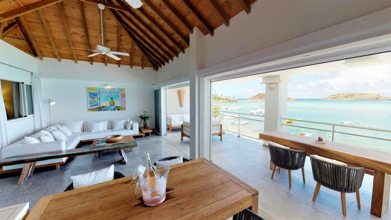 Les Ondines Sur La Gustavia