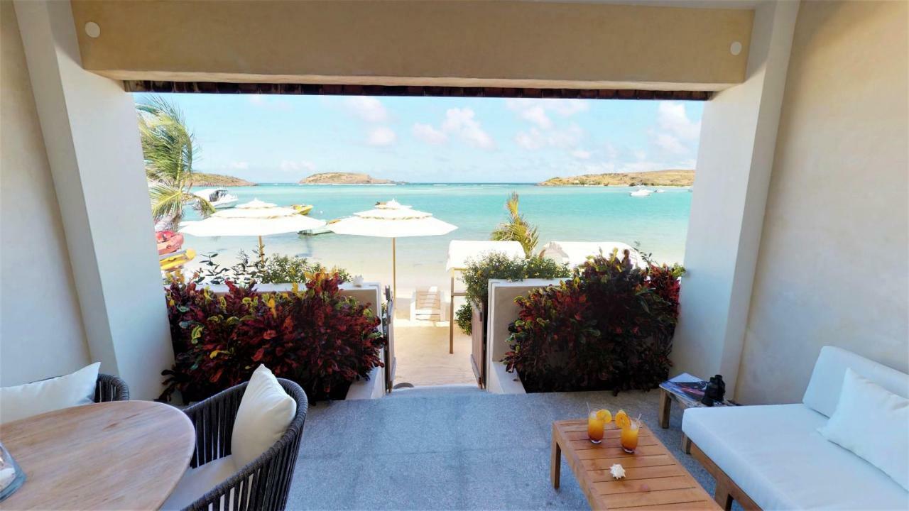 Les Ondines Sur La Gustavia