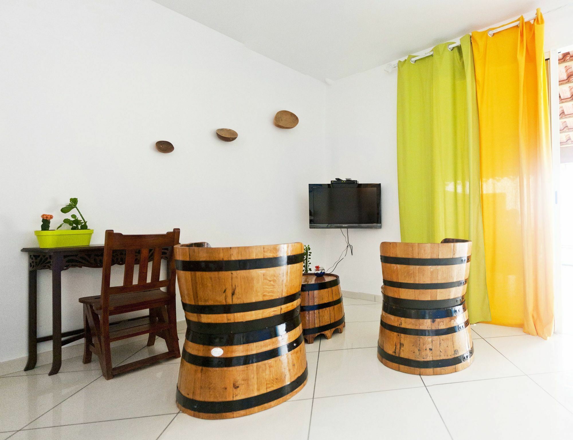 Makare Lagoon Club *