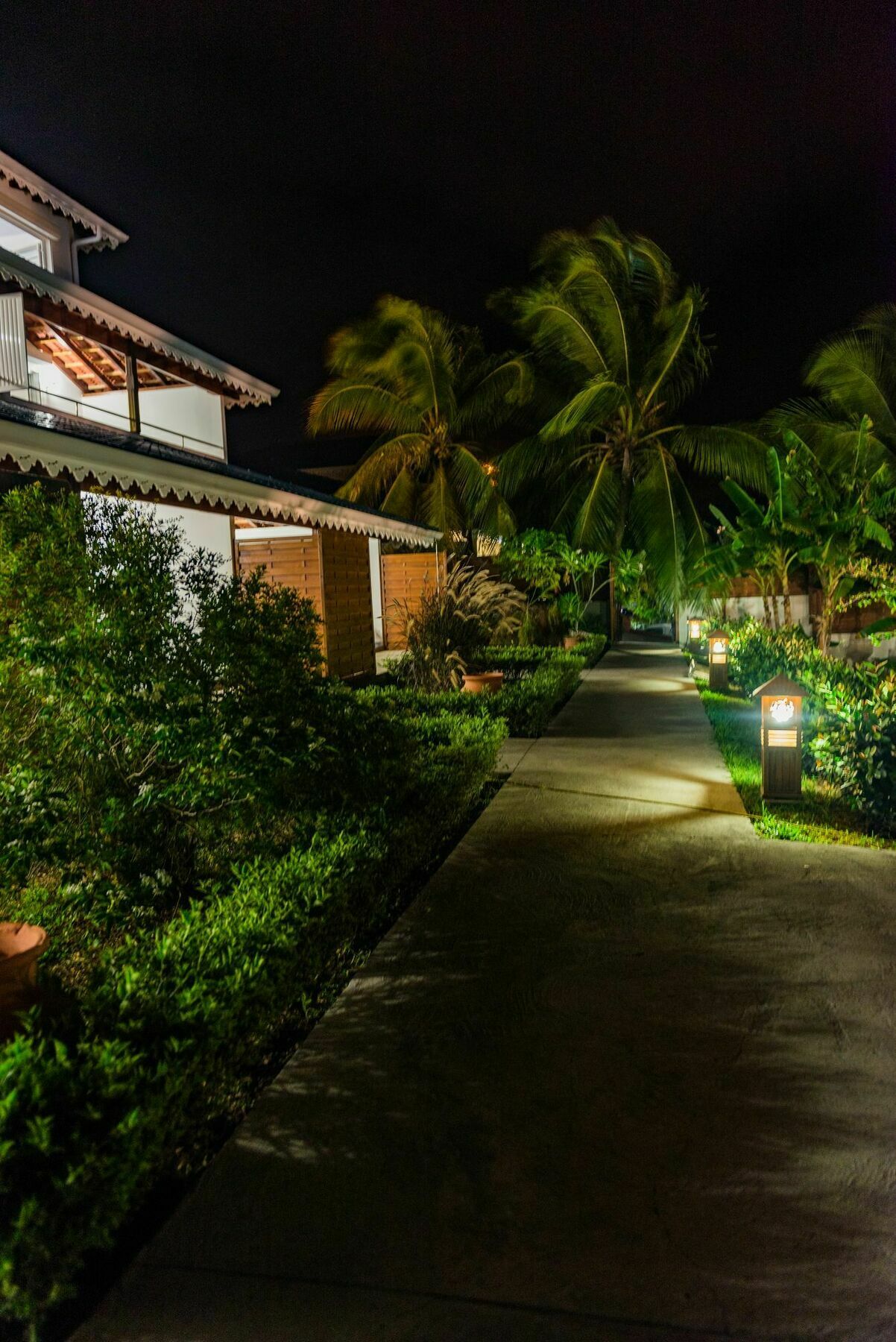 Hotel Makare Lagoon Club