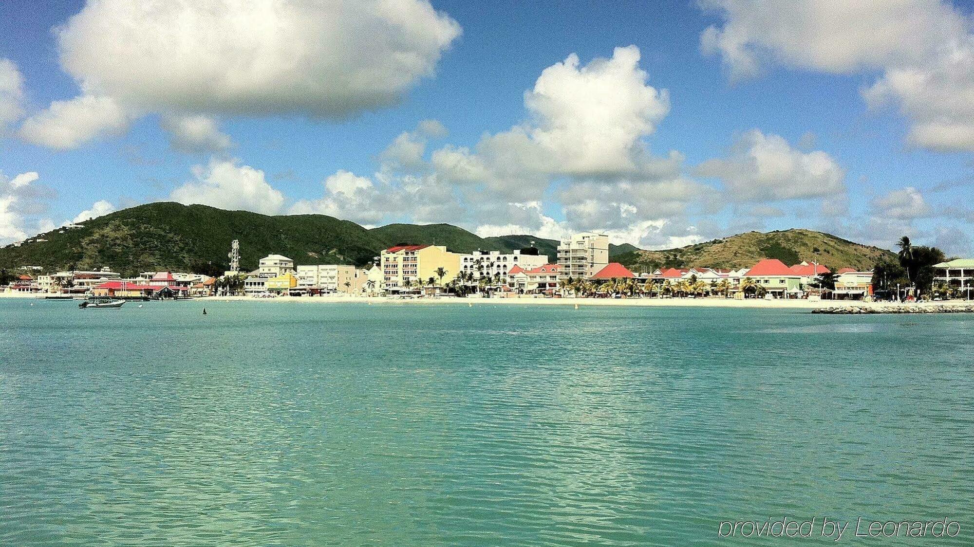 Holland House Beach Hotel
