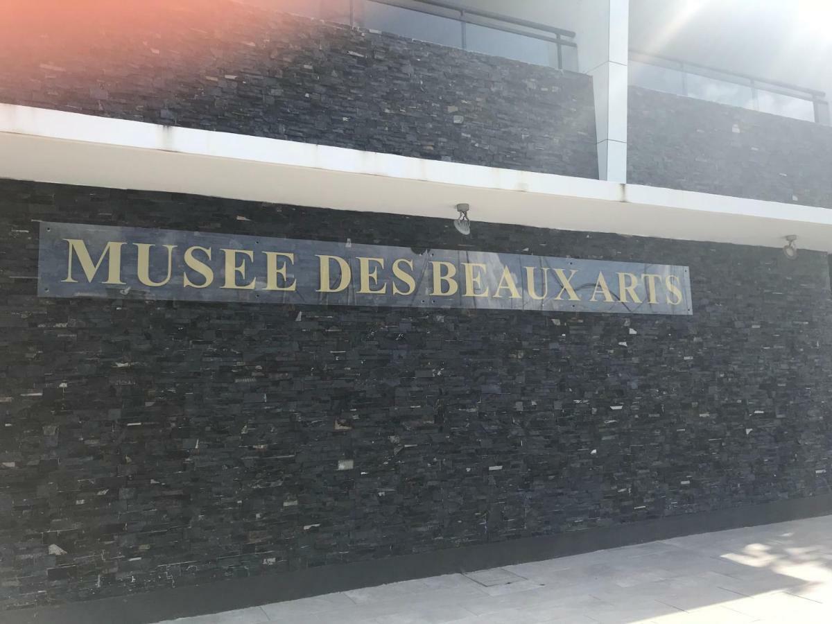 Hibiscus Le Kayela Apartment *